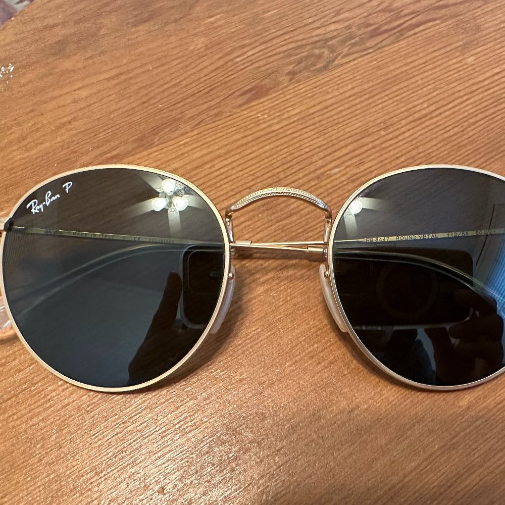 ** RAY BEN SUNGLASSES*